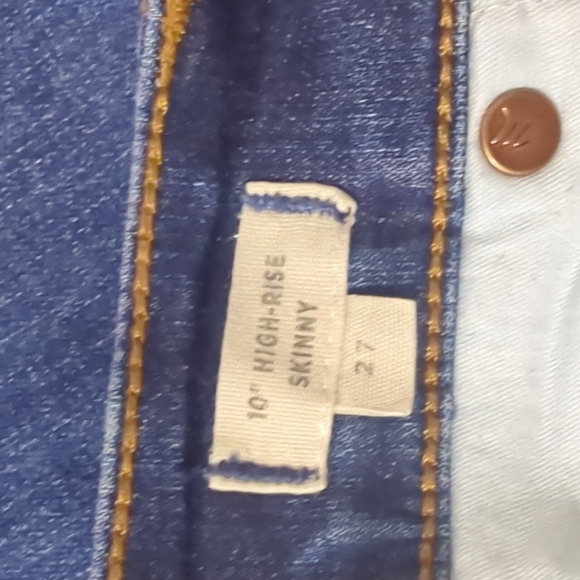 MADEWELL 10" HIGH-RISE BUTTONFLY DISTRESSED RAW HEM SKINNY JEANS (SIZE 27) - Picture 5 of 6